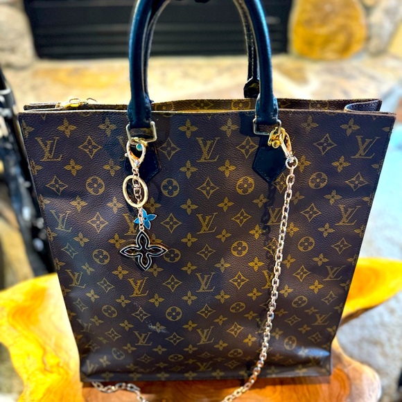 Louis Vuitton
LV Monogram Sac Plat Vintage - Picture 1 of 15